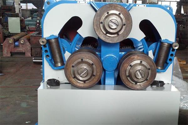 朗日廠家生產(chǎn)的型材彎曲機(jī)，順利出貨了