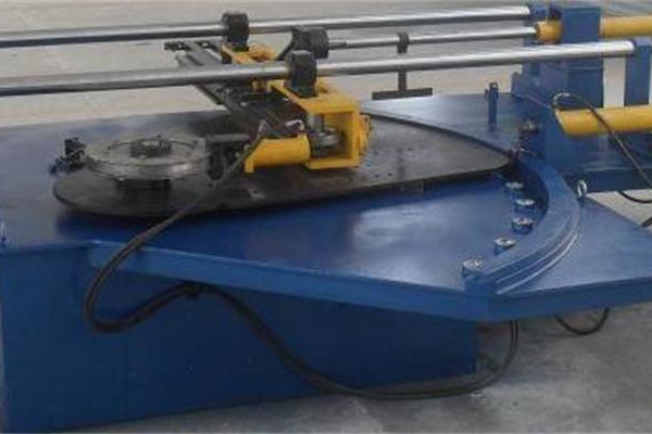 什么是型材彎曲機(jī)，彎曲操作時(shí)的注意點(diǎn)